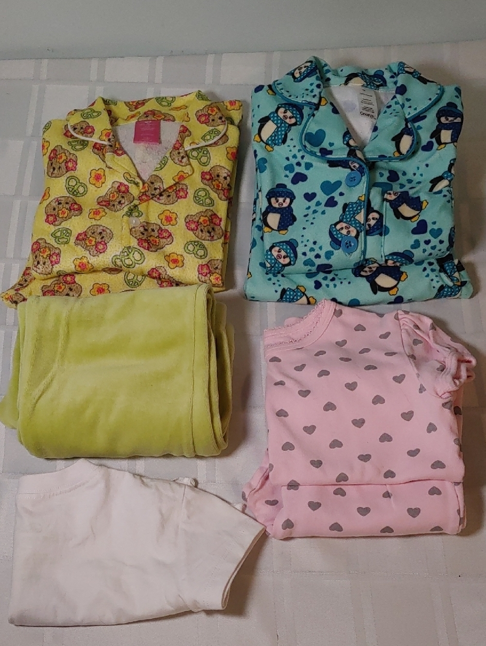Lot of 8 Clothing Items, Girl's Pyjama Sets, Yellow Blue Pink, Mostly Size 5